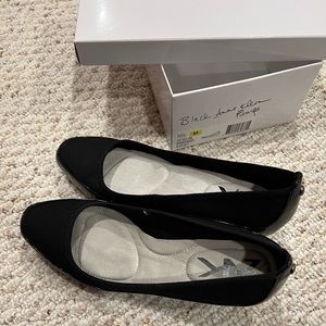 Anne Klein black sport pumps - never worn